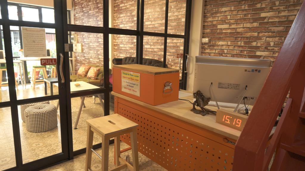 Tiger Lily Hostel Μπανγκόκ Εξωτερικό φωτογραφία