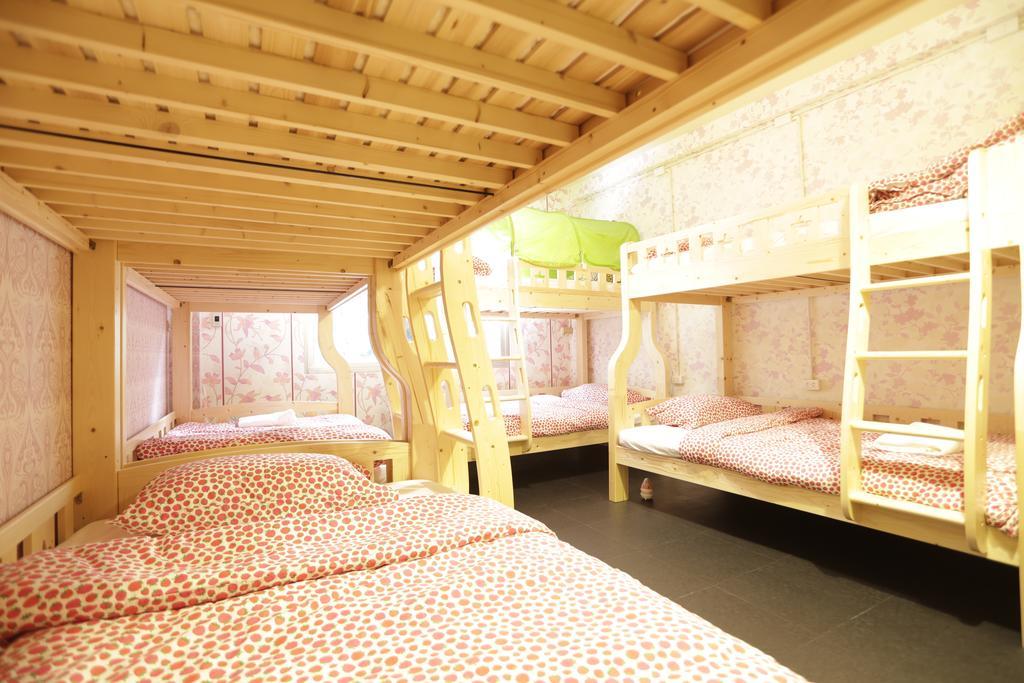 Tiger Lily Hostel Μπανγκόκ Εξωτερικό φωτογραφία