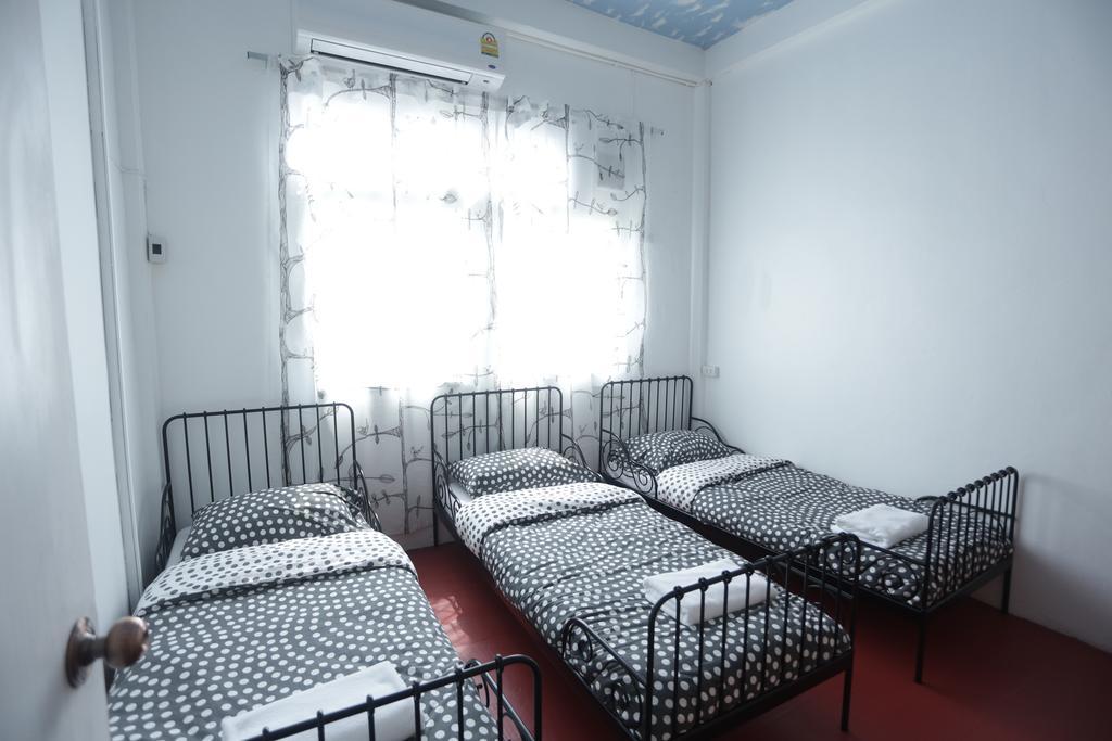 Tiger Lily Hostel Μπανγκόκ Εξωτερικό φωτογραφία