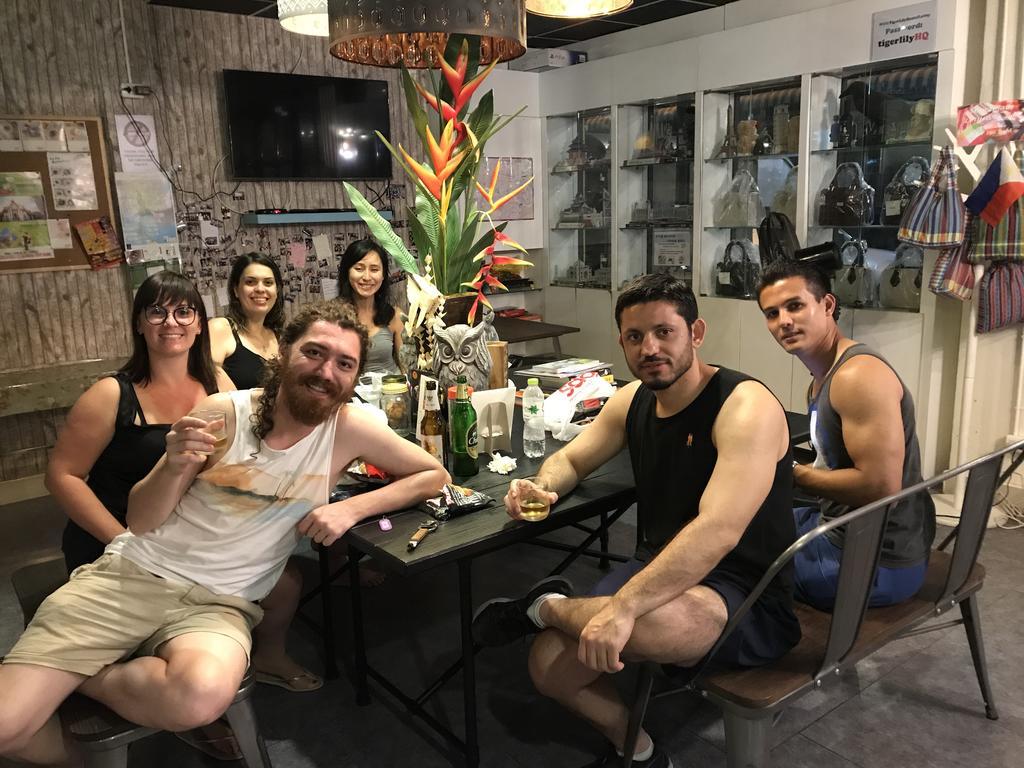 Tiger Lily Hostel Μπανγκόκ Εξωτερικό φωτογραφία
